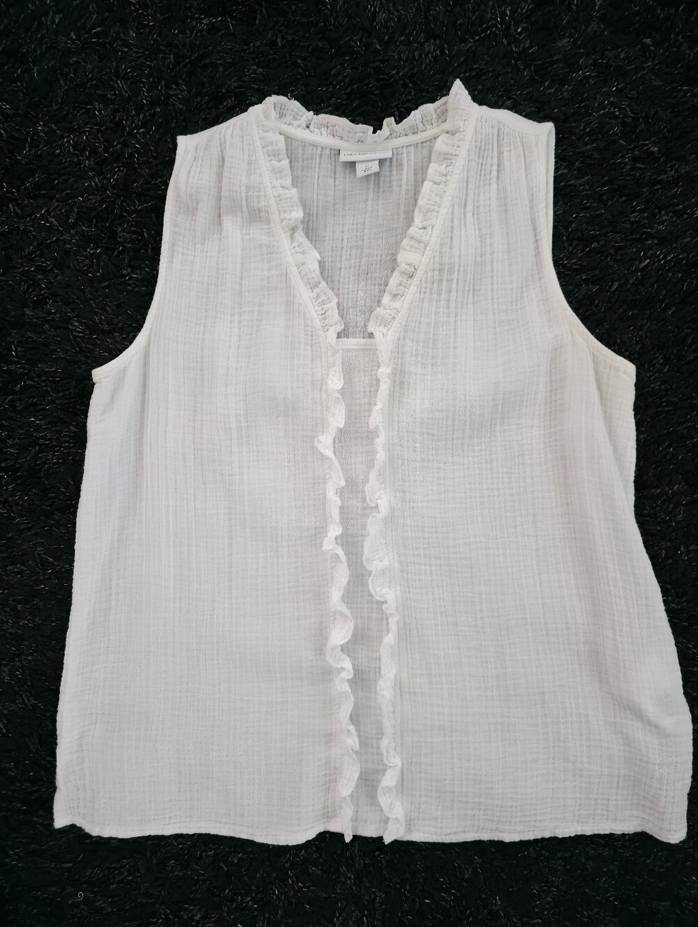 Liz Claiborne White Sleeveless Ruffle-Trim Cotton V-Neck Top